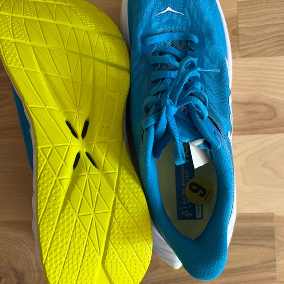 HOKA one one carbon x2 women’s NWOT Diva blue citrus colour - Picture 3 of 5